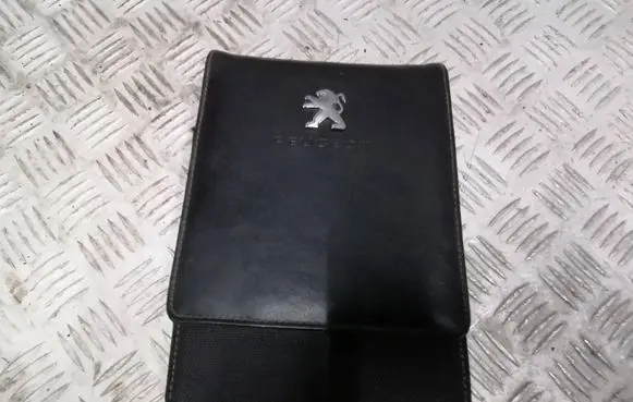 Peugeot 508 RXH Owners service history hand book 