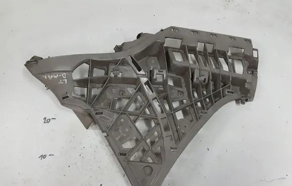 Fender mounting bracket