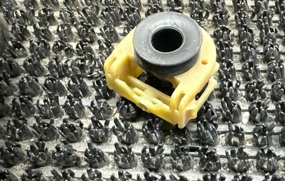 Citroen C3 Radiator mount bracket 9681921680