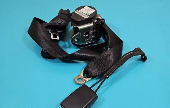 Skoda Octavia Mk2 (1Z) Front seatbelt 1Z0857702A IMPRK1512747