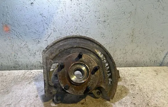 Nissan Qashqai+2 Front wheel hub