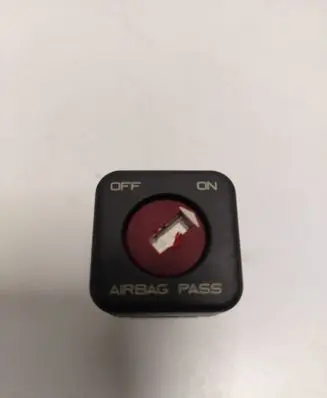 Passenger airbag on/off switch