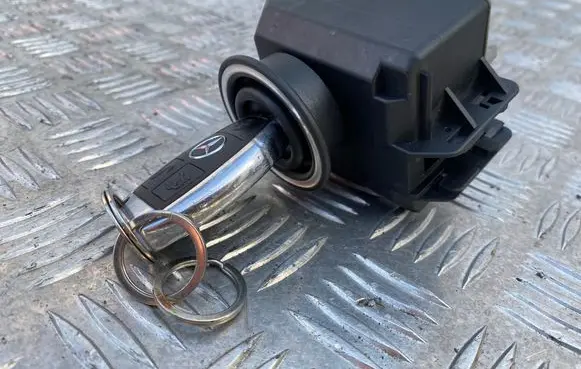 Mercedes-Benz E W212 Ignition lock A2129055600 03247734 1002177800