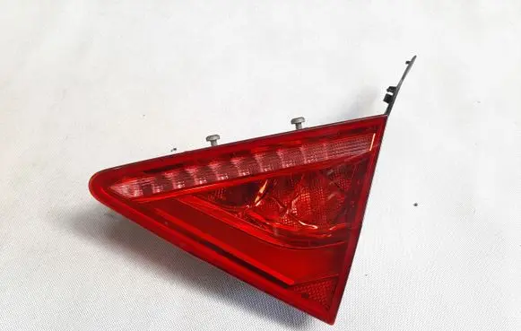 Tailgate rear/tail lights