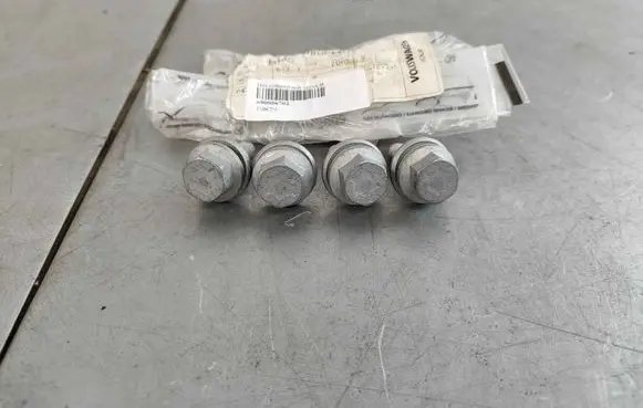 Audi A4 S4 B7 8E 8H Nuts/bolts n90956702