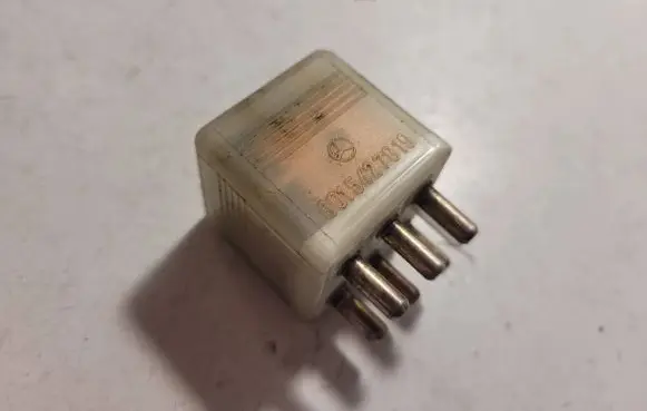 Mercedes-Benz E W124 Other relay 0015427819
