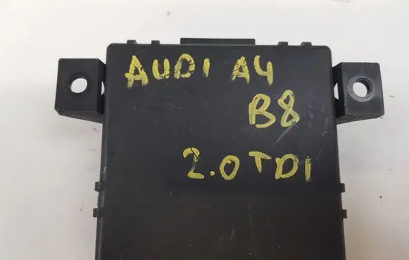 Audi A4 S4 B8 8K Gateway control module 8R0907468L