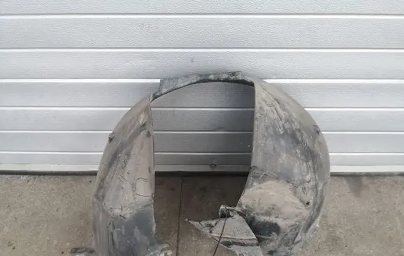 Volvo V70 Front wheel arch liner splash guards 8648173 8648173LH