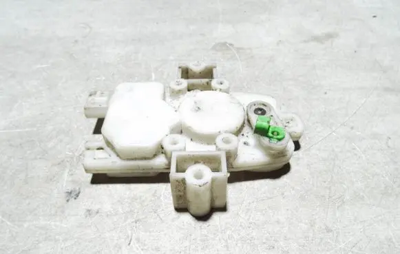 Mitsubishi Outlander Central locking motor MN127002