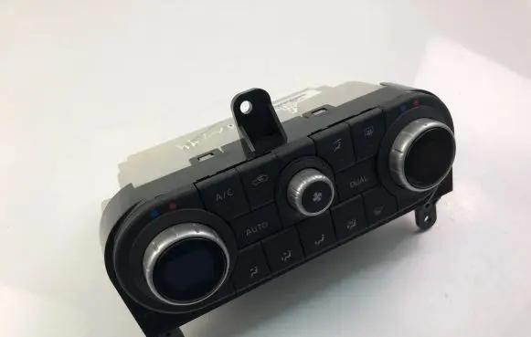 Nissan Qashqai Interior fan control switch 27500BB56A