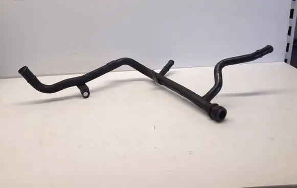Volkswagen PASSAT B6 Engine coolant pipe/hose 03G121065H