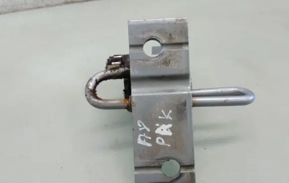 Audi A8 S8 D2 4D Front door lower hinge 4D0831411B