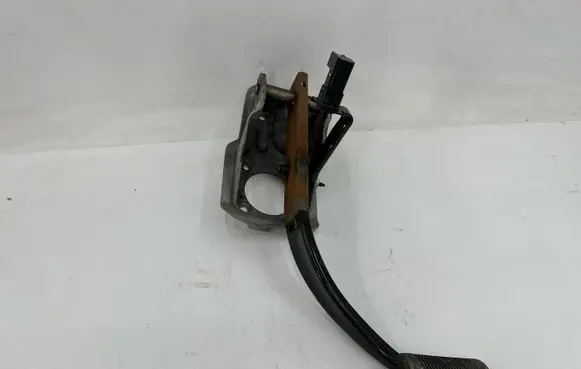Jeep Grand Cherokee Brake pedal 