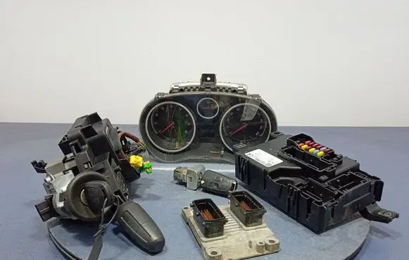Opel Corsa D Engine control unit/module ECU 55557934