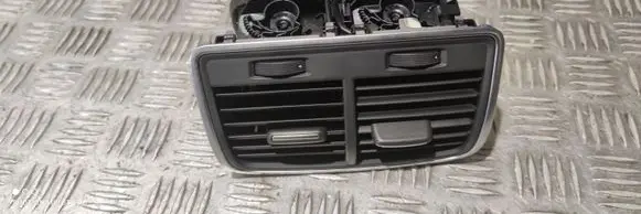 Audi A7 S7 4G Rear air vent grill 4G0819203