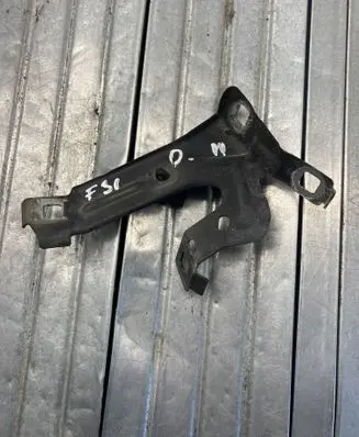BMW 3 F30 F35 F31 Fender mounting bracket 