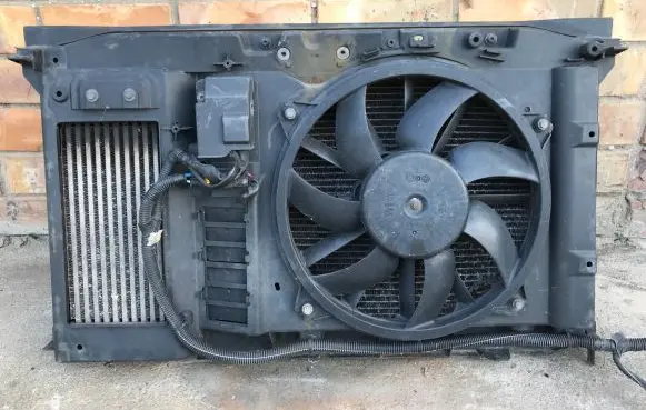 Peugeot Partner Radiator set 40026595