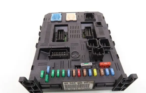 Citroen C4 I Central body control module 9656530580