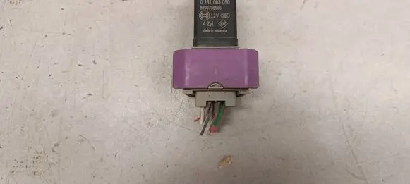 Renault Scenic III - Grand scenic III Glow plug pre-heat relay 0281003050 8200798585