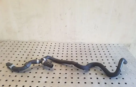 Volvo XC90 Engine coolant pipe/hose 32138625
