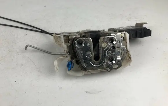 Subaru Forester SG Front door lock 61032SA070