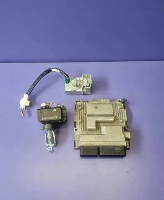 Mercedes-Benz C W204 Engine control unit/module A2710100146 A0044467540 A2711502279