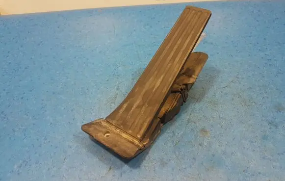 BMW 7 F01 F02 F03 F04 Accelerator pedal position sensor 6853175