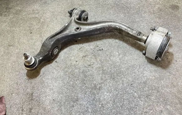 Audi e-tron Front lower control arm/wishbone 971407121F