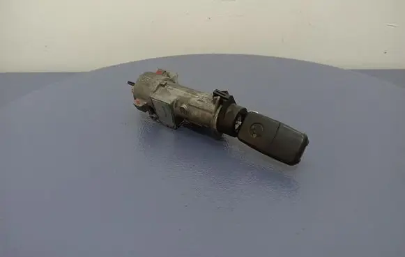 Volkswagen Golf IV Ignition lock 4B0905851C