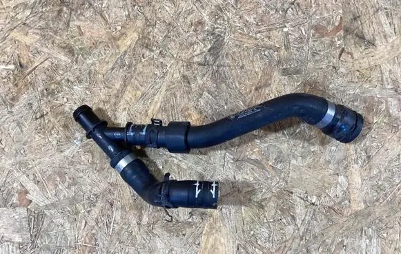 Porsche Macan (95B) Engine coolant pipe/hose 95B121049Q