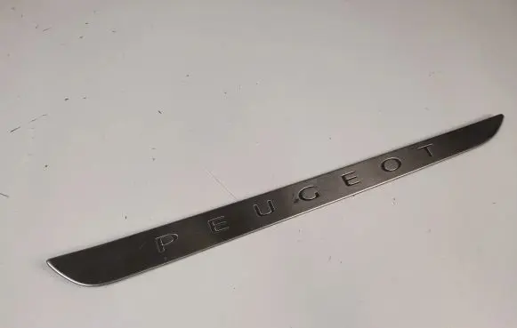 Peugeot 2008 I Front sill trim cover 9675541480