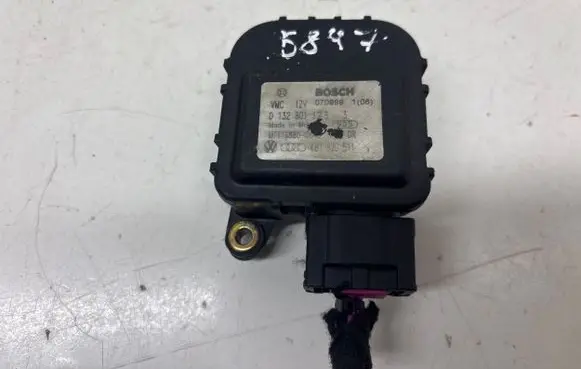 Audi A6 S6 C5 4B Air flap motor/actuator 01328011263