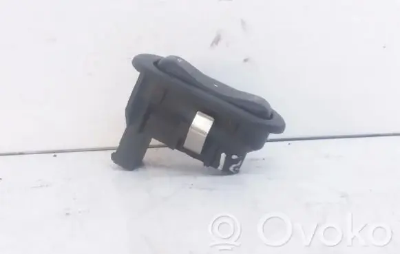 Opel Meriva A Electric window control switch 13363102