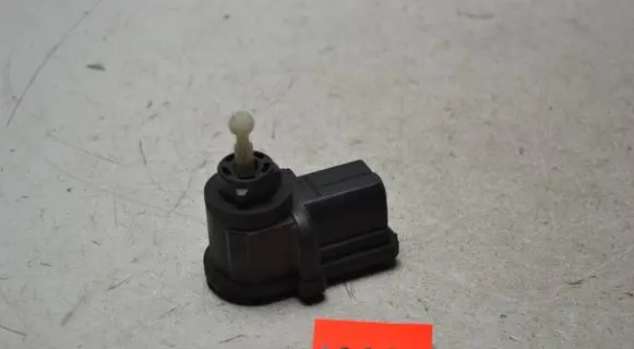 Ford Focus Headlight level adjustment motor XS4X13K198AB