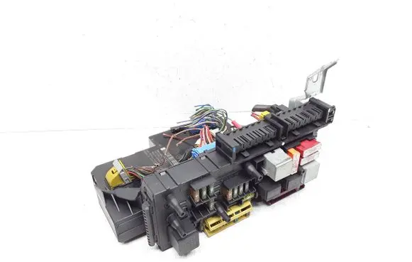 Mercedes-Benz C W204 Fuse module 2049060105 2049019602 2129024301