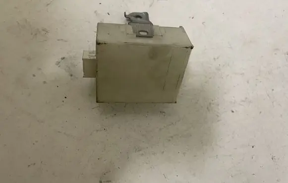 Toyota Avensis T250 Door control unit/module 8974105070