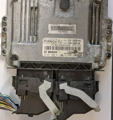 Ford Focus Engine control unit/module CV6112A650ANC 0261S08811 CV6A12B684BB