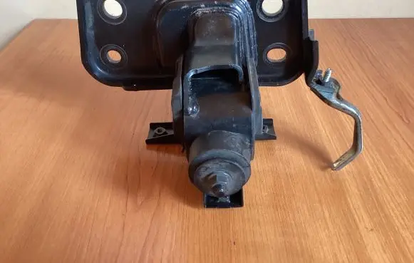Toyota RAV 4 (XA30) Engine mount vacuum valve 