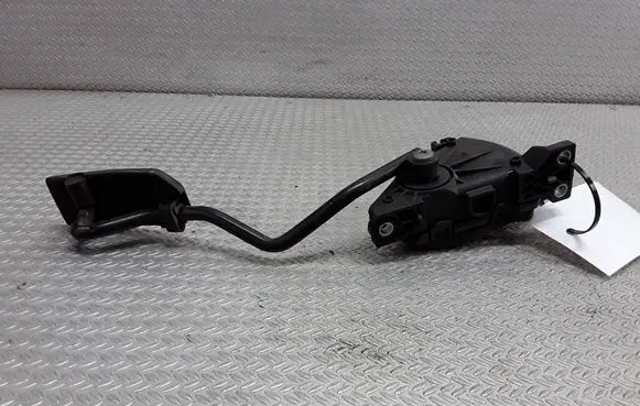 Nissan Almera N16 Accelerator throttle pedal 6PV00862001 18002AU410
