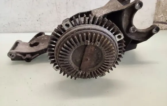Volkswagen PASSAT B5.5 Generator/alternator bracket 038903143AE