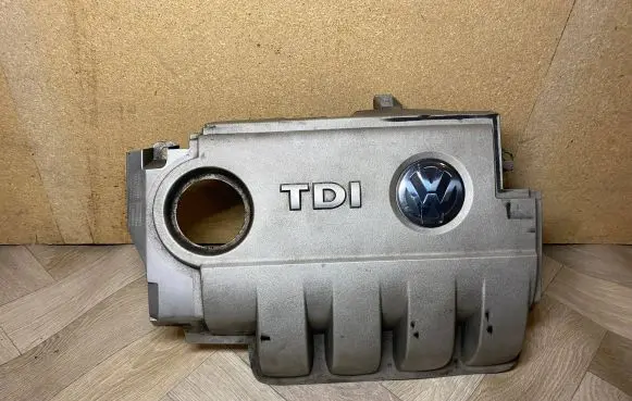 Volkswagen PASSAT B6 Engine cover (trim) 03G103967 03G103967D 03G103967C