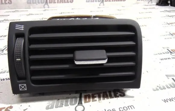 Toyota Avensis T250 Dashboard side air vent grill/cover trim