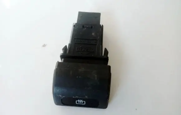 Subaru Forester SF Windscreen/window heater switch