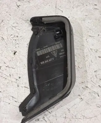 Porsche Macan (95B) Rear/tail light trim molding 95B945427F