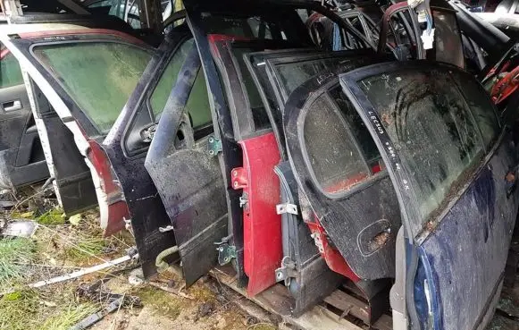 Ford Scorpio Rear door melynos