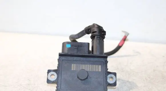 BMW 3 E90 E91 Glow plug pre-heat relay 7798000 0522120102