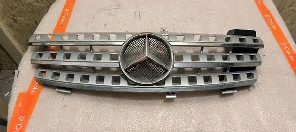 Mercedes-Benz ML W164 Front grill A1648880141