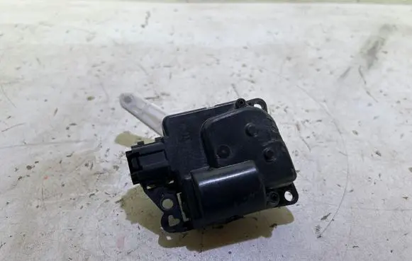 Volkswagen Tiguan Intake manifold valve actuator/motor A046522