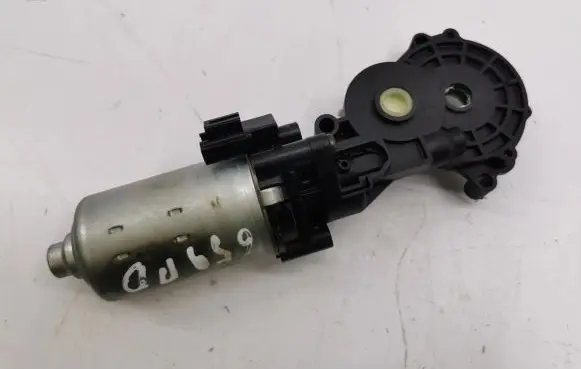 Toyota Avensis T250 Seat adjustment motor 8582033020 1620006861