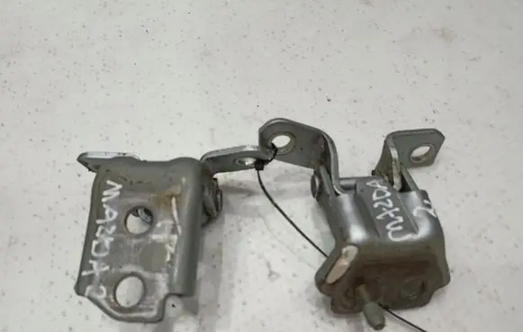 Mazda 2 Rear door hinge set 68794K23